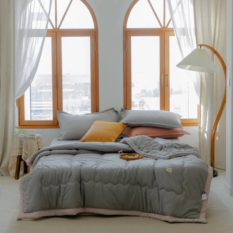 Nouvelle couette d'été matelassée en coton polyester japonais douce pour la peau, lavable, légère, style luxueux, couleur unie, légère