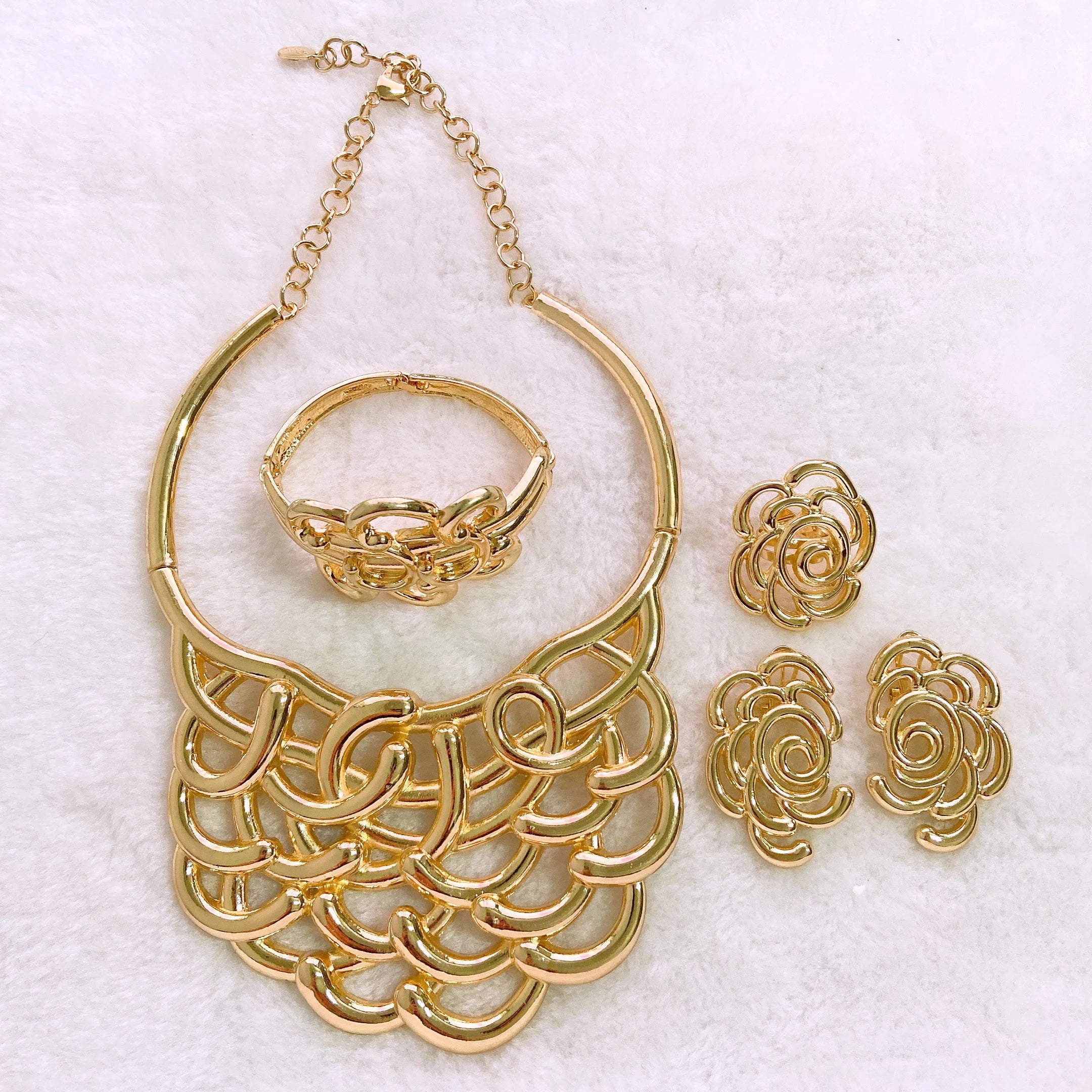 Collar Para Mujer Dubai Chapado en Oro Conjunto de Joyas Lujosas Anillo Pulsera Original Disfraces de Banquete de Boda Boda Nigeriana