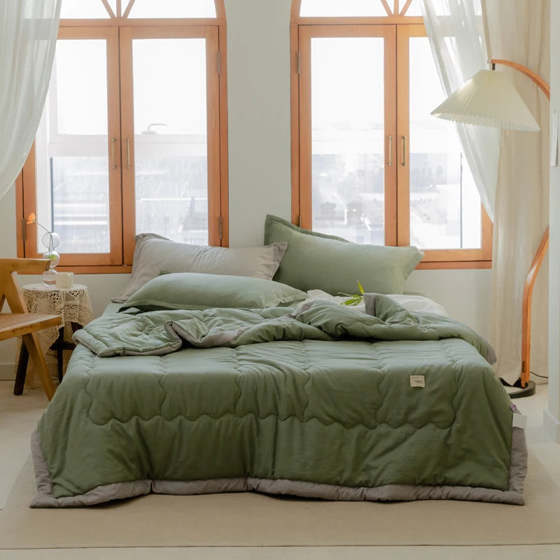 Nouvelle couette d'été matelassée en coton polyester japonais douce pour la peau, lavable, légère, style luxueux, couleur unie, légère