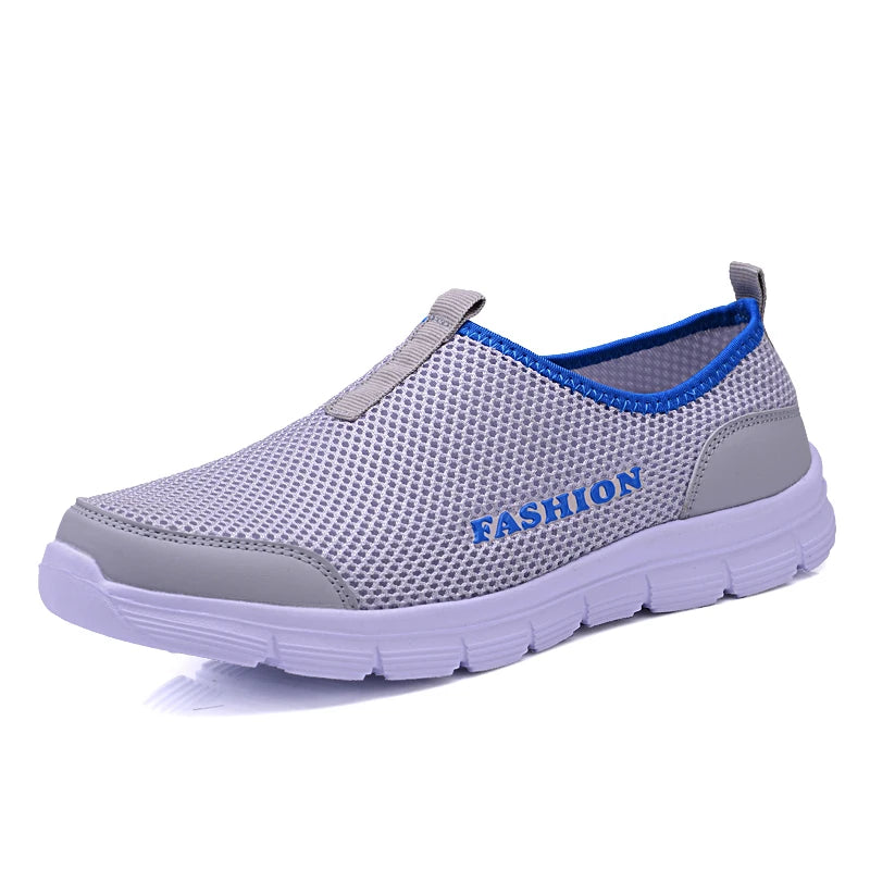 Zapatos casuales de verano para hombre, nuevas zapatillas planas para hombre, talla grande 36-46, de malla, ligeras, transpirables, zapatos sin cordones de agua, mocasines para hombre