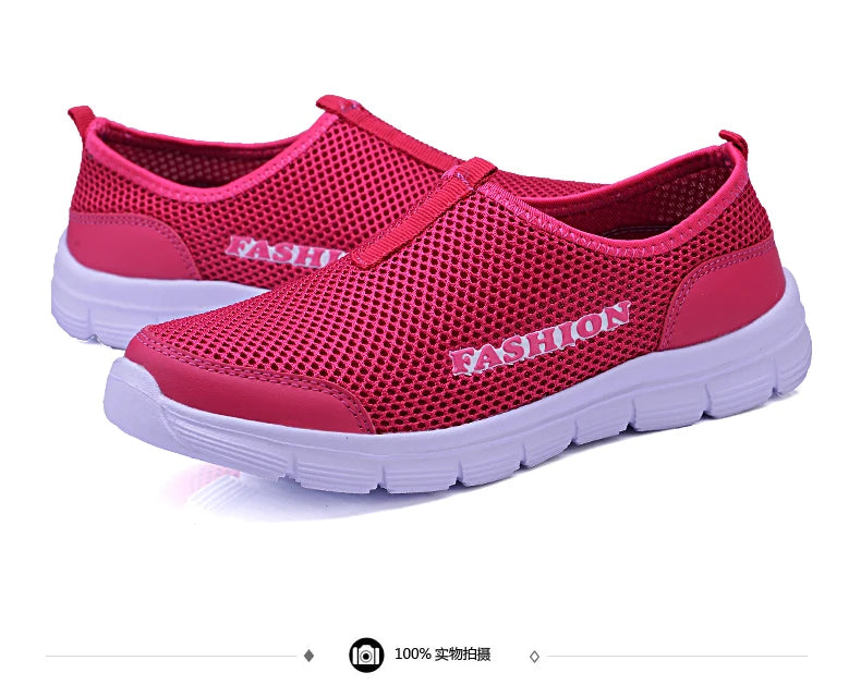 Zapatos casuales de verano para hombre, nuevas zapatillas planas para hombre, talla grande 36-46, de malla, ligeras, transpirables, zapatos sin cordones de agua, mocasines para hombre