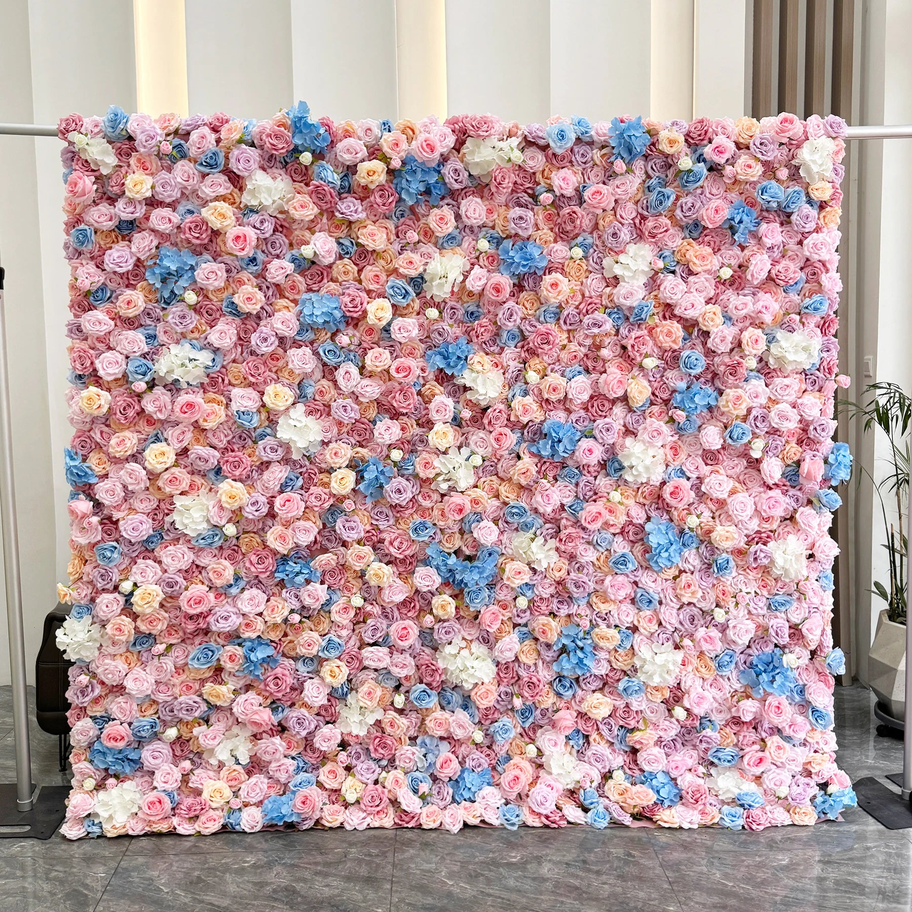 8*8 lilla blå blomstervegg bakgrunnspanel arrangement 3D rullet opp kunstig silke rose blomstervegg for hjemmebryllupsfestdekor