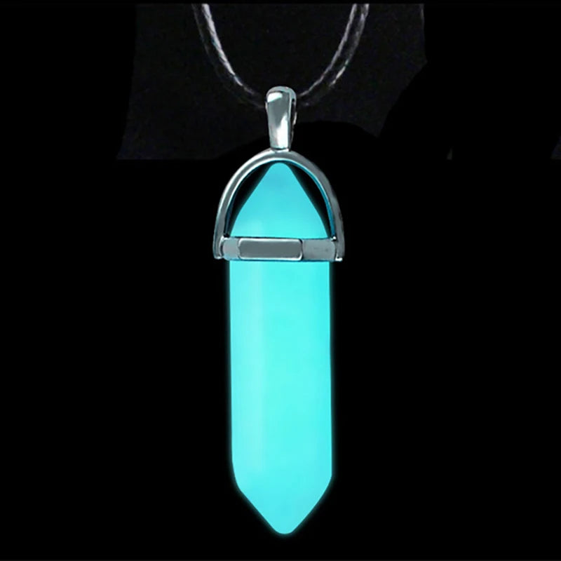 Collar de Columna Hexagonal Fluorescente de Piedra Luminosa Oscura, Cristal Natural que Brilla en la Oscuridad, Colgante de Bala, Joyería de Moda de Cuero, Regalo