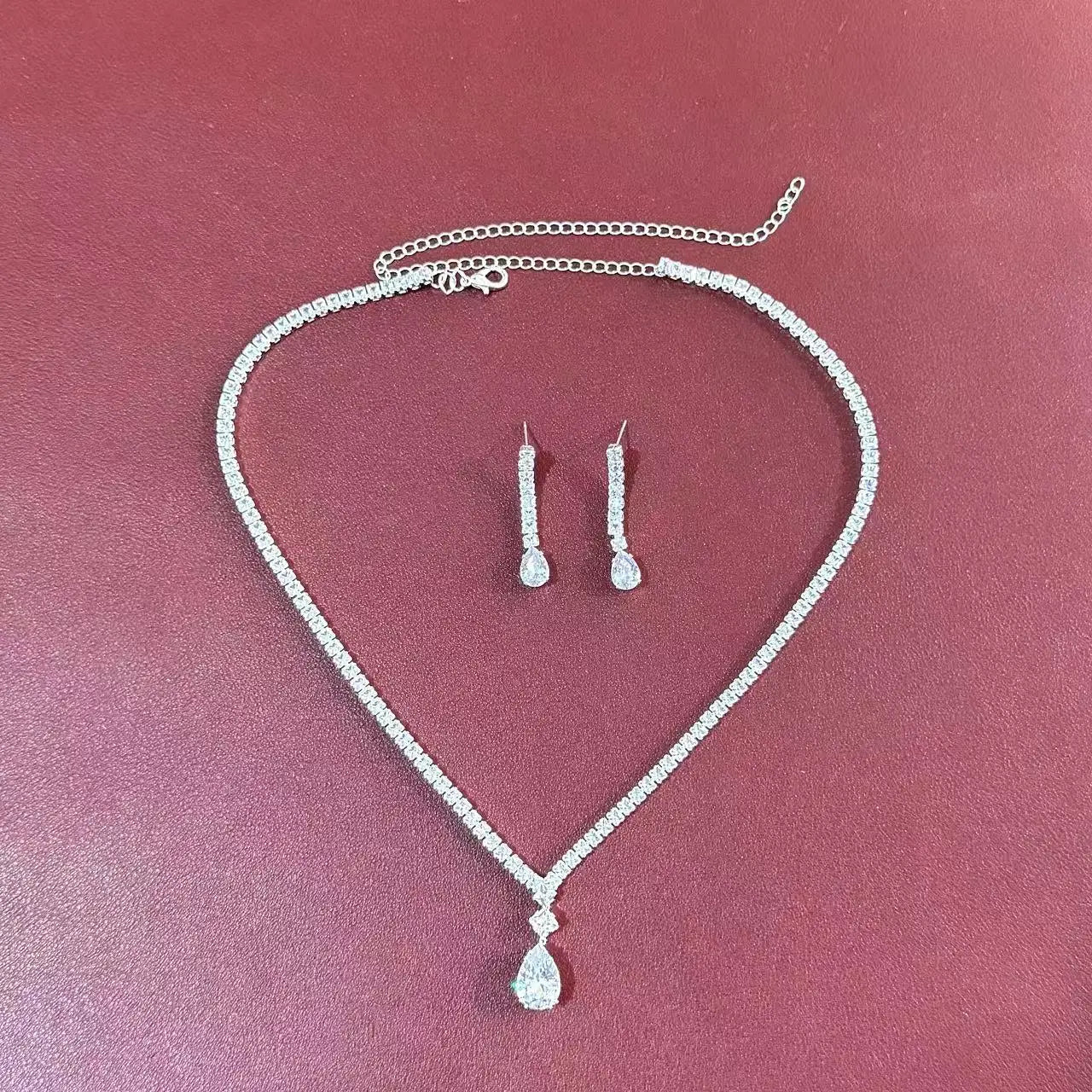 Set de 3 piezas de cadena de joyería de moda, sencilla, exquisita y brillante para mujer, para usar en reuniones y festivales.