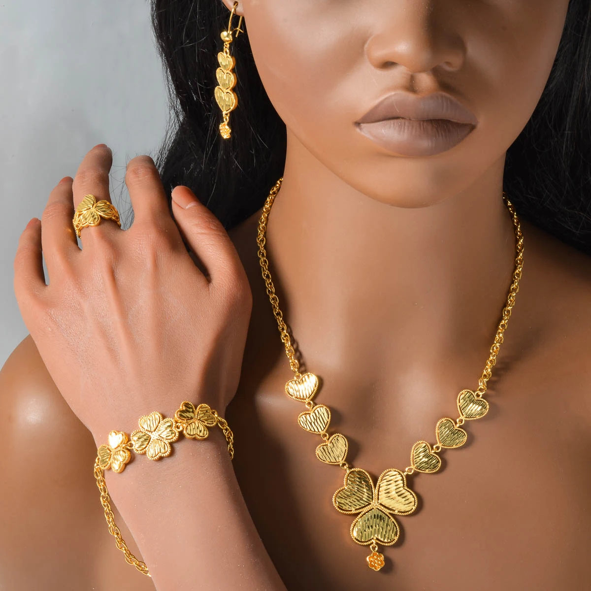 Juegos de joyas de Dubái: collar, pulsera, anillo, pendientes. Elegante diseño árabe chapado en oro para mujer. Regalo de lujo, joyería de boda.