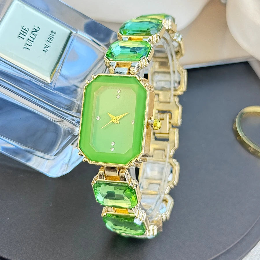 reloj de señora estilo europeo y americano de moda con esfera de diamantes de imitación, caja rectangular de color con cadena de diamantes de imitación, sección grande de mujer