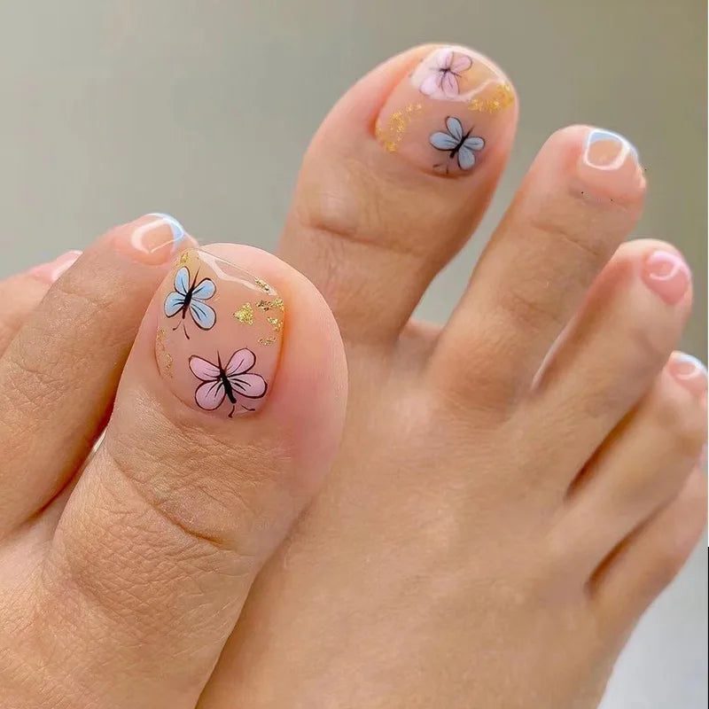 Flores Blancas Uñas Postizas Artificiales Francesas Nude Rosa Uñas Falsas para Pies con Pegamento Uñas Postizas Cortas Planas para Pies al por Mayor