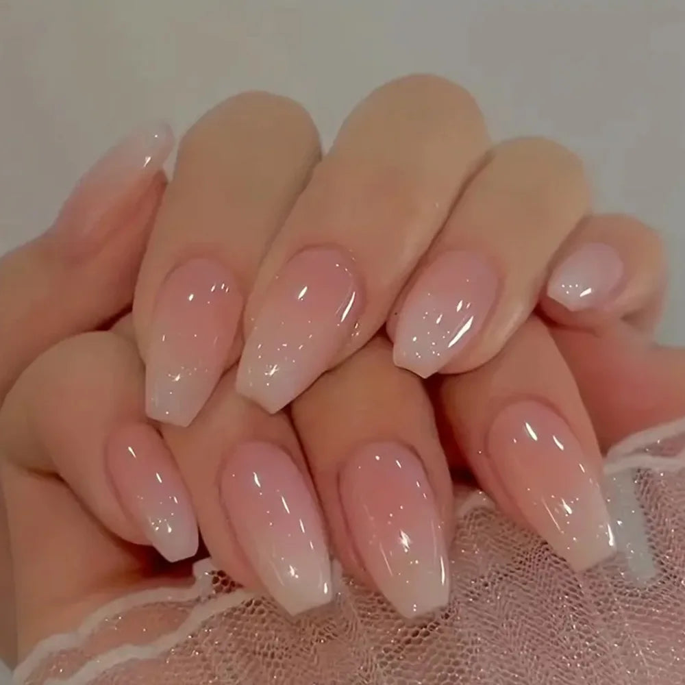 24 Uñas postizas simples con diamantes rotos, cortas, cuadradas, a presión, con diseño de ballet, cobertura completa, color blanco degradado