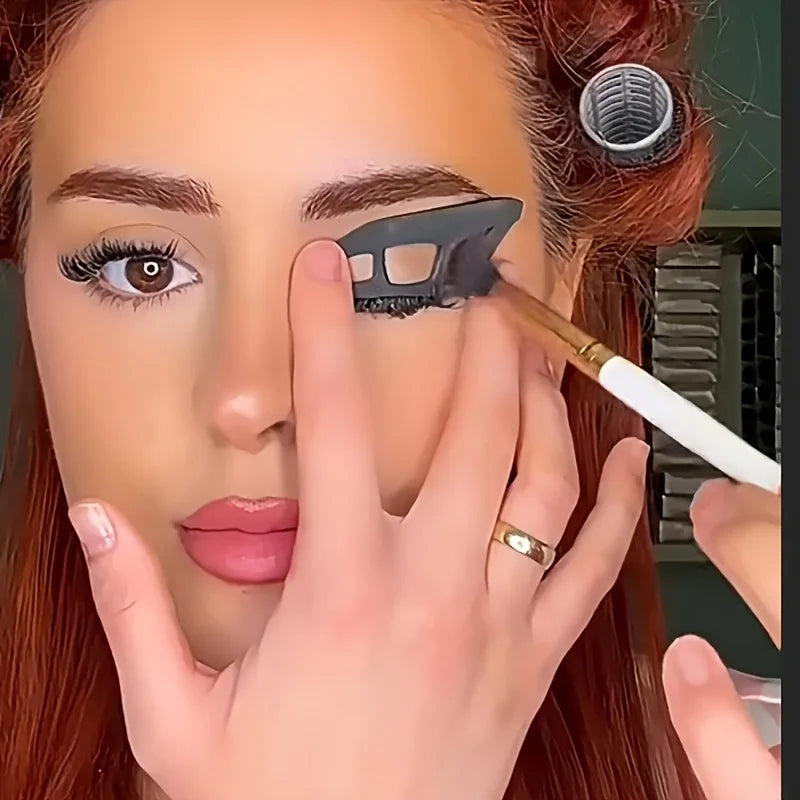 Eye Makeup Assistant - 2 Special Eyeshadow Brushes, Eyeshadow Tools, Quick Makeup Templates, Eyeshadow Molds, Suitable