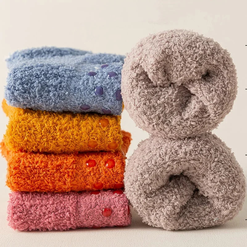 Myke korallfleece sokker kvinner vinter varme tykke plysj Sox hjem gulv sovetøfler silikon sklisikre båtsokker hipster