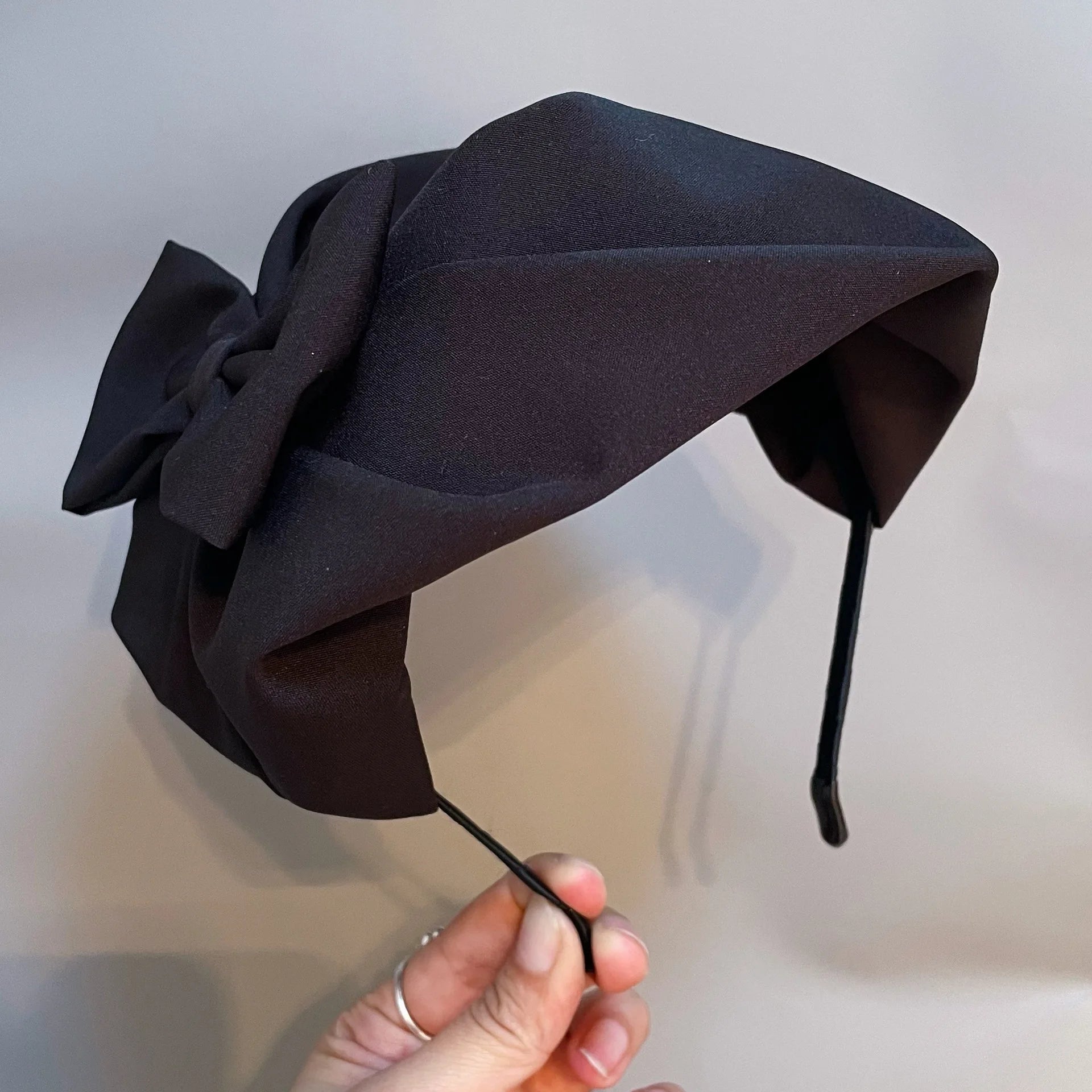 Accesorios para el pelo de sombrero de copa negro elegantes y a la moda de 2025, tocados retro de noche para mujer, accesorios de diadema para novias