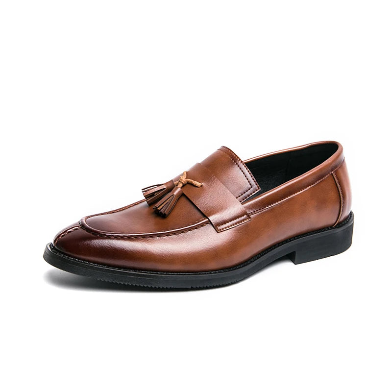 Mocasines de piel para hombre, estilo británico, zapatos de piel sin cordones, ligeros y puntiagudos, casuales, de tendencia juvenil