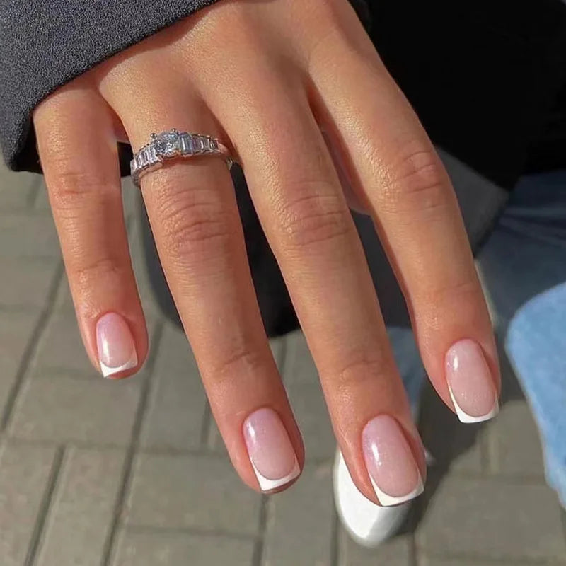 24 Uds uñas postizas de degradado blanco, cortas, cuadradas, bailarina, sencillas, de presión, usables, de color nude, puntas de manicura de cubierta completa