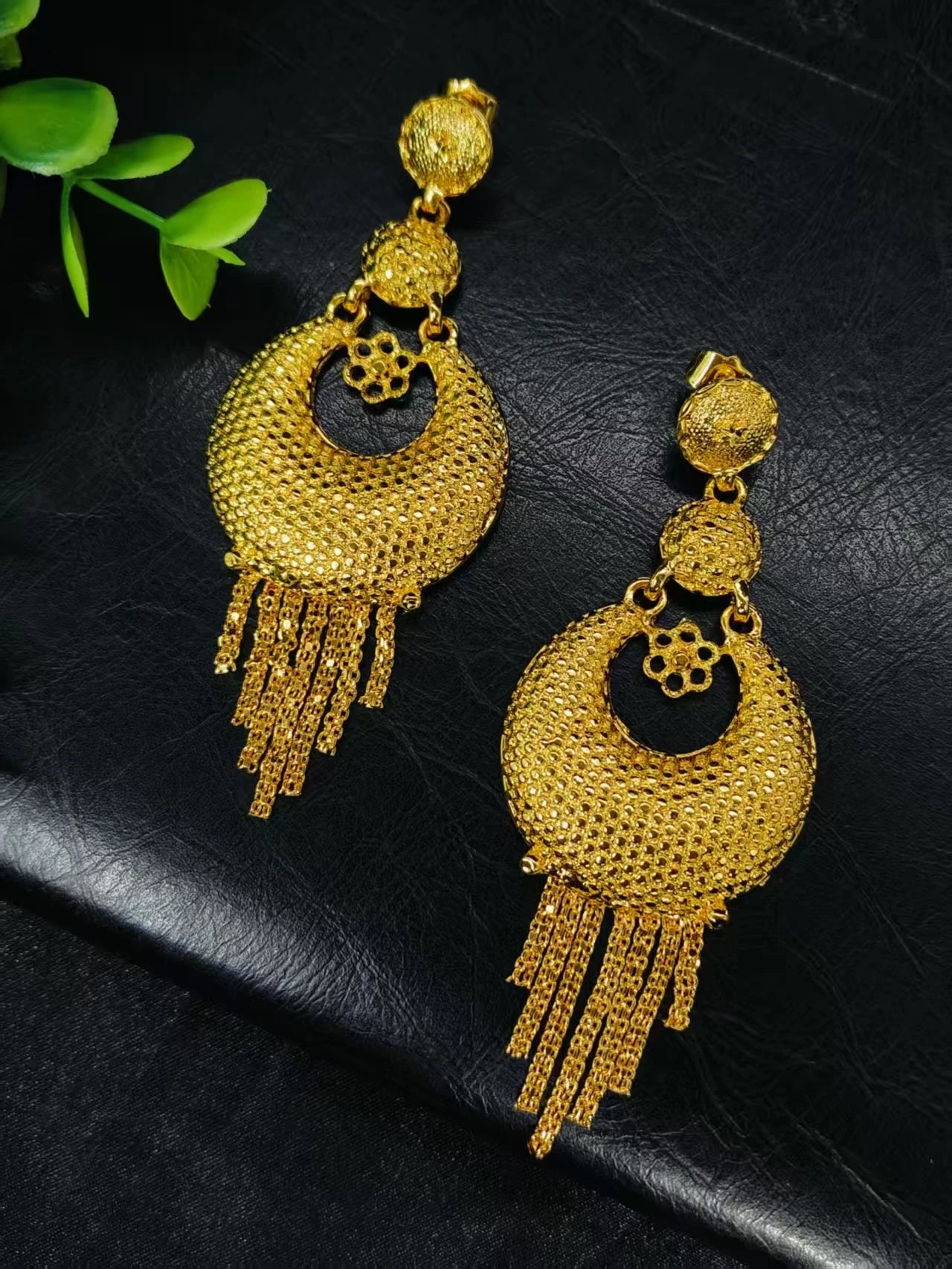 Nuevo conjunto de joyas de Dubái de aleación de 24 quilates para mujer, collar, pendientes, boda india, Tailandia, juego de dos piezas, color dorado, al por mayor
