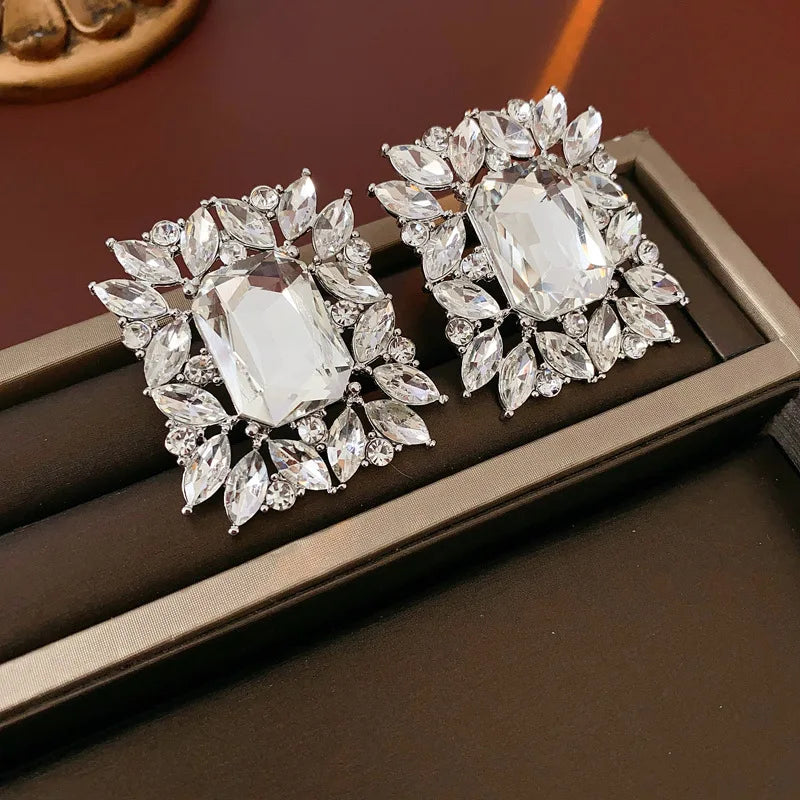 Conjunto de joyas de perlas geométricas con diamantes de imitación incrustados para mujer, gargantilla con abalorios, collar multicapa de lujo ligero, pendientes de alta moda