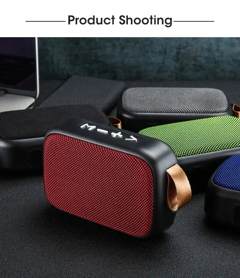 Nuevo altavoz inalámbrico portátil para exteriores con subwoofer, mini altavoz para el hogar de tela y tarjeta.