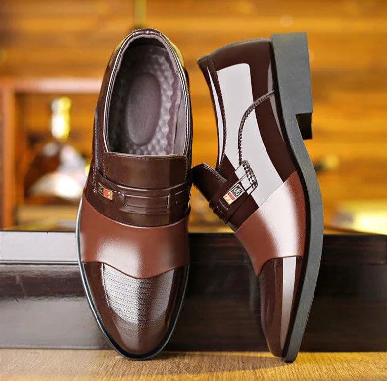 Nuevos zapatos formales de cuero para hombre, calzado informal de negocios antideslizante, zapatos de trabajo minimalistas de moda, cómodas zapatillas planas para hombre