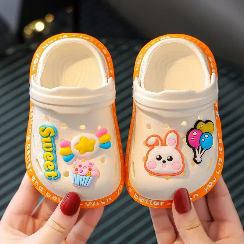 Zapatillas de jardín de verano para niños y niñas, sandalias de playa, ligeras, transpirables, bonitos dibujos animados, pantuflas para bebé