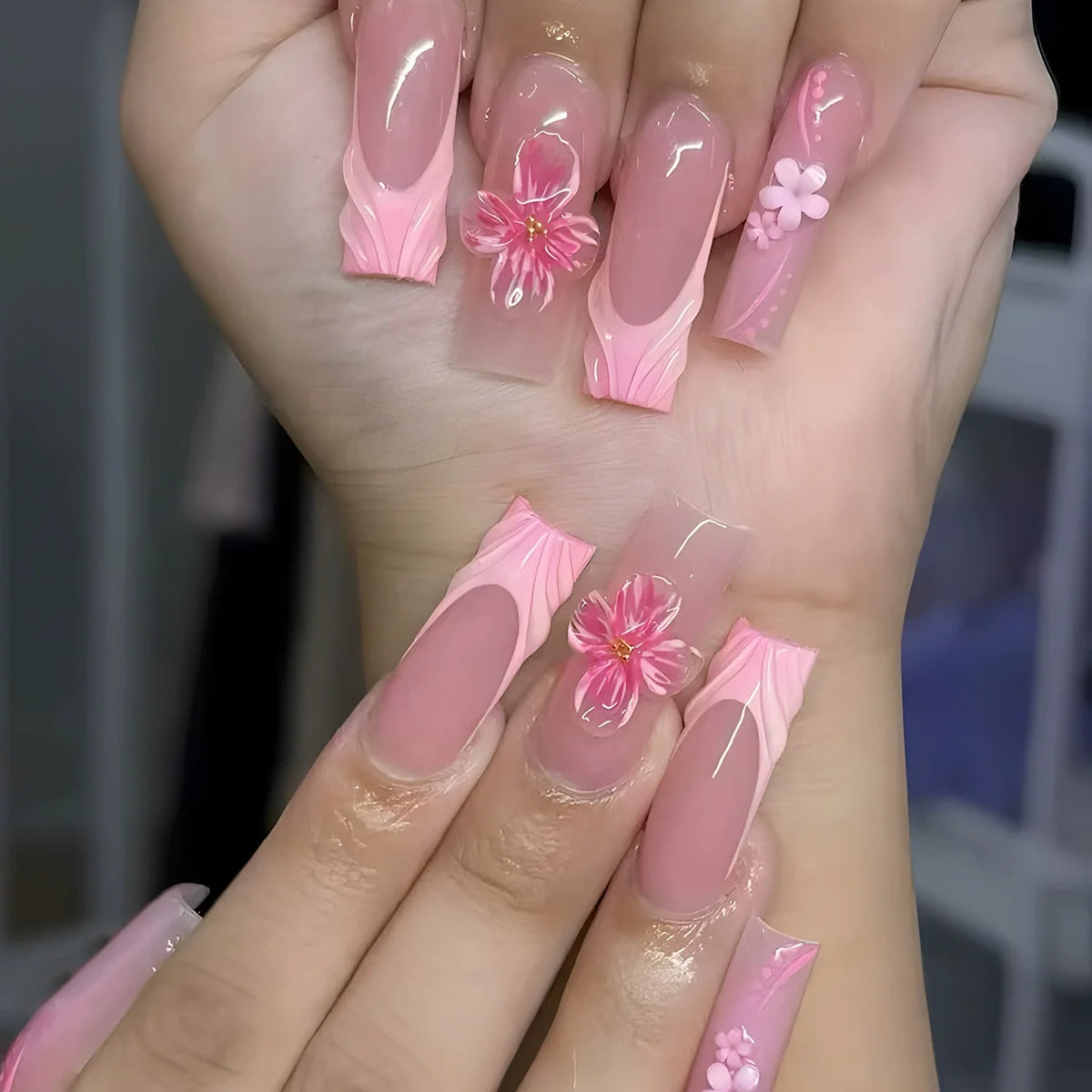 24 Uñas postizas largas a presión, de cobertura completa, con diseño de mariposa francesa, forma de ataúd, purpurina, pequeños diamantes, manicura portátil, puntas de uñas artificiales