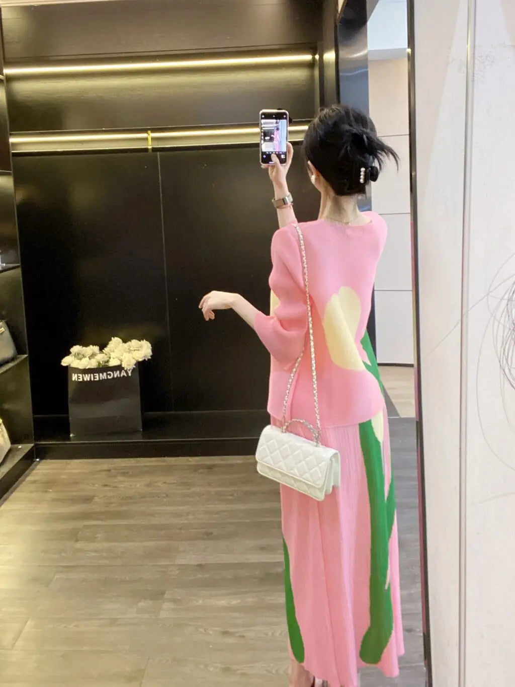 Conjunto plisado de top nuevo estilo adelgazante conjunto de dos piezas de falda de alta gama conjuntos de dos piezas para mujer atuendos faldas