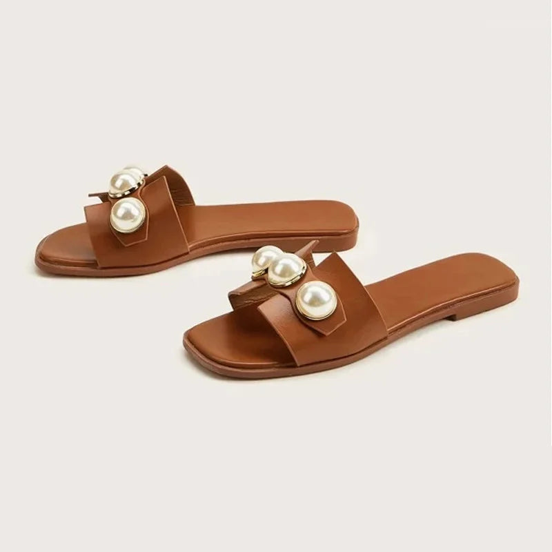 Pantuflas de mujer, nuevas pantuflas planas, zapatos de fiesta, sandalias de perlas a la moda, pantuflas romanas, chanclas para mujer, zapatos de playa casuales a la moda.