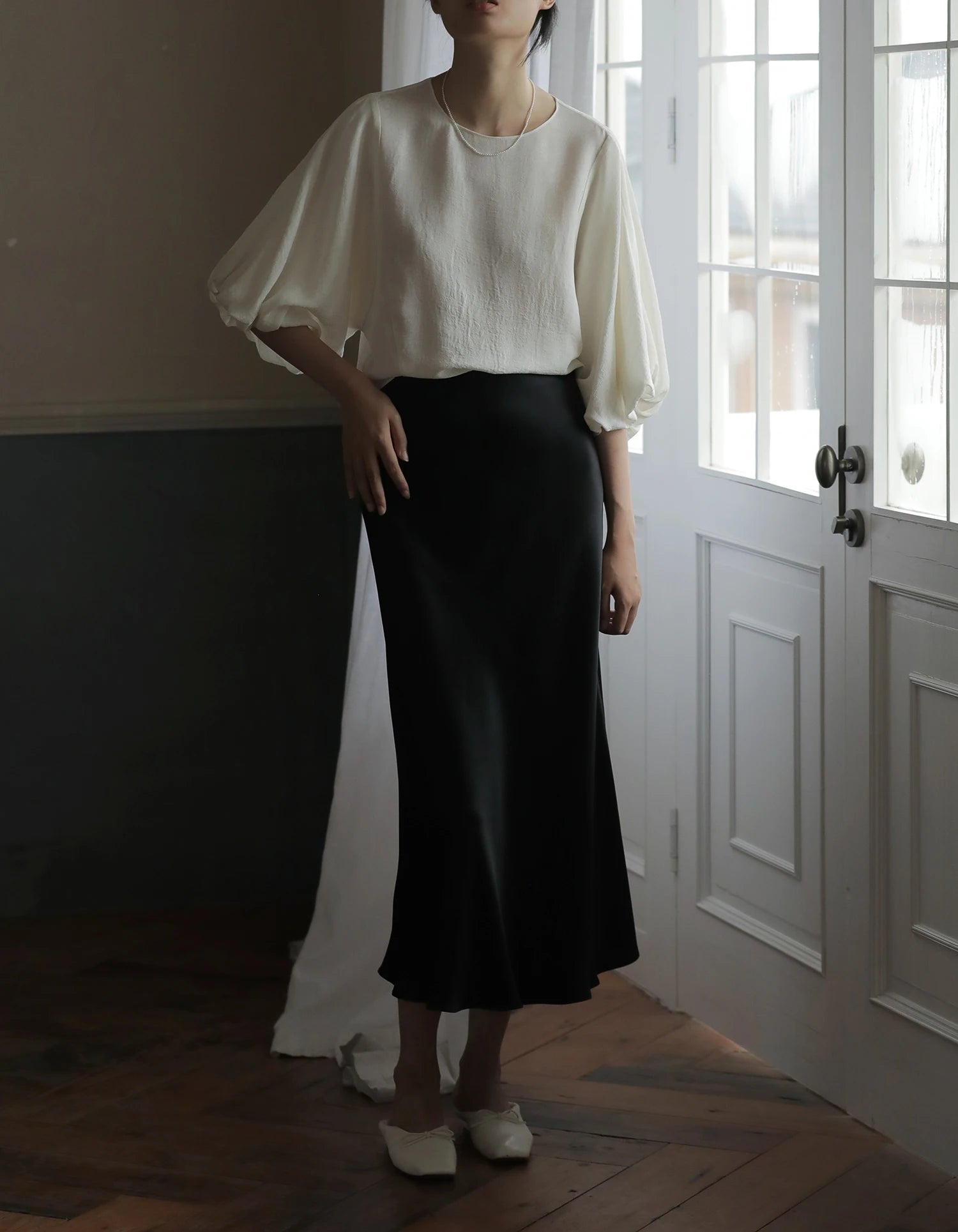 Faldas de satén de seda para mujer estilo coreano color champán para oficina, cintura alta, falda acampanada, moda elegante, falda lápiz larga sólida 2025