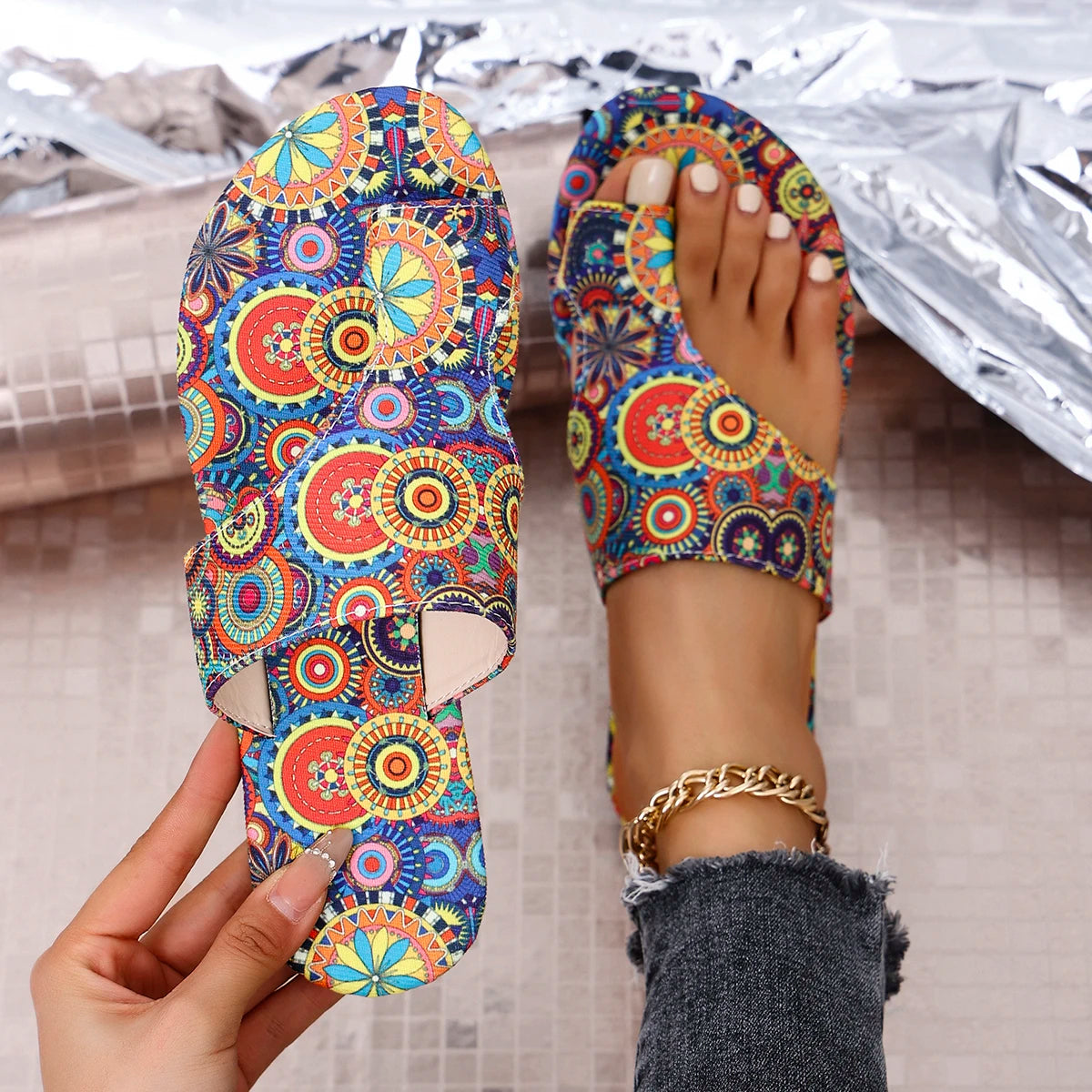 Pantuflas de mujer a la moda, antideslizantes para mujer, sandalias de verano cómodas de punta abierta, chanclas de playa ligeras de talla grande para mujer