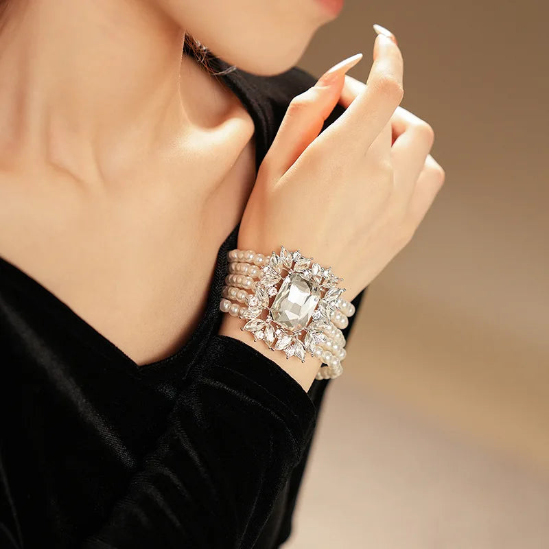 Conjunto de joyas de perlas geométricas con diamantes de imitación incrustados para mujer, gargantilla con abalorios, collar multicapa de lujo ligero, pendientes de alta moda