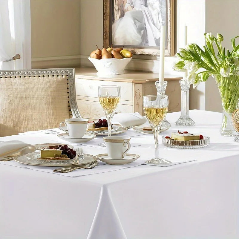 Elegant white tablecloth 137cm x 274cm, soft and wrinkle-resistant, suitable for rectangular tables, parties, banquets, buffets