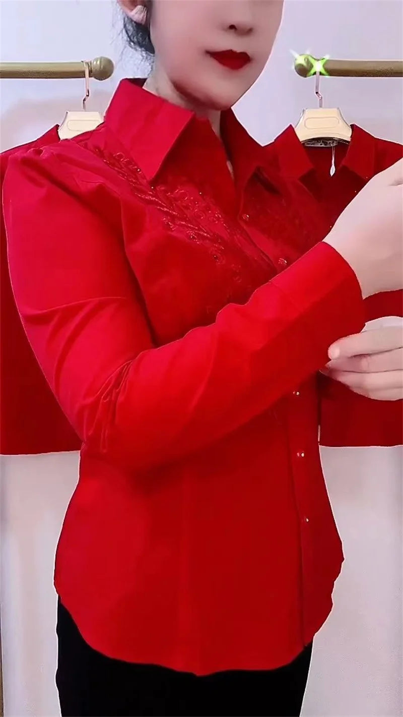 Camisas de moda blancas, rojas y azules para mujer. Blusa camisera de nuevo diseño elegante bordada con pedrería para primavera, otoño y verano.