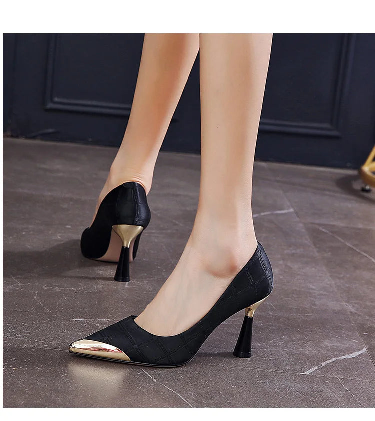 Tacones Finos Puntiagudos de Metal para Mujer Zapatos de Tacón Clásicos Negros para Mujer Zapatos Elegantes de Noche para Fiesta