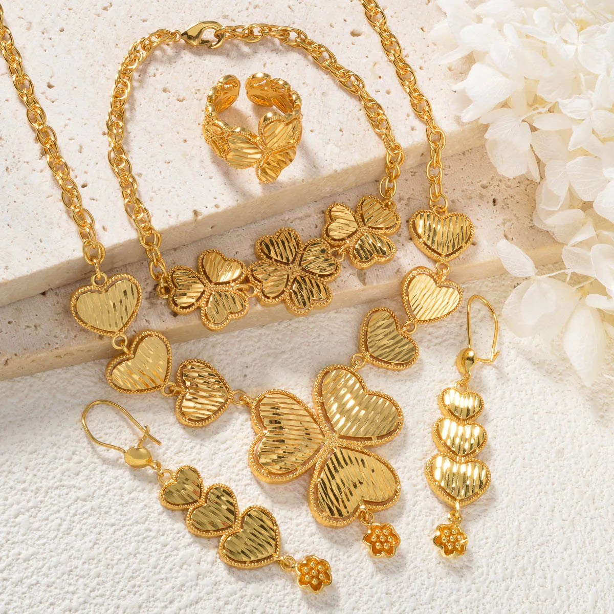 Juegos de joyas de Dubái: collar, pulsera, anillo, pendientes. Elegante diseño árabe chapado en oro para mujer. Regalo de lujo, joyería de boda.