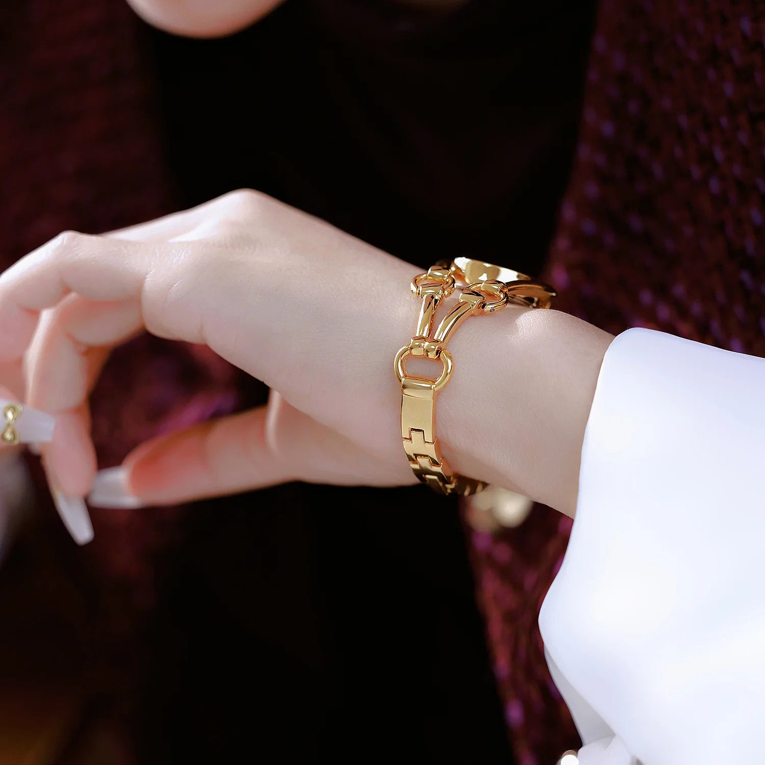 Relojes de lujo de moda para mujer Nuevos relojes de pulsera vintage dorados de lujo para mujer Reloj de cuarzo de vestir para mujer Relogio Feminino