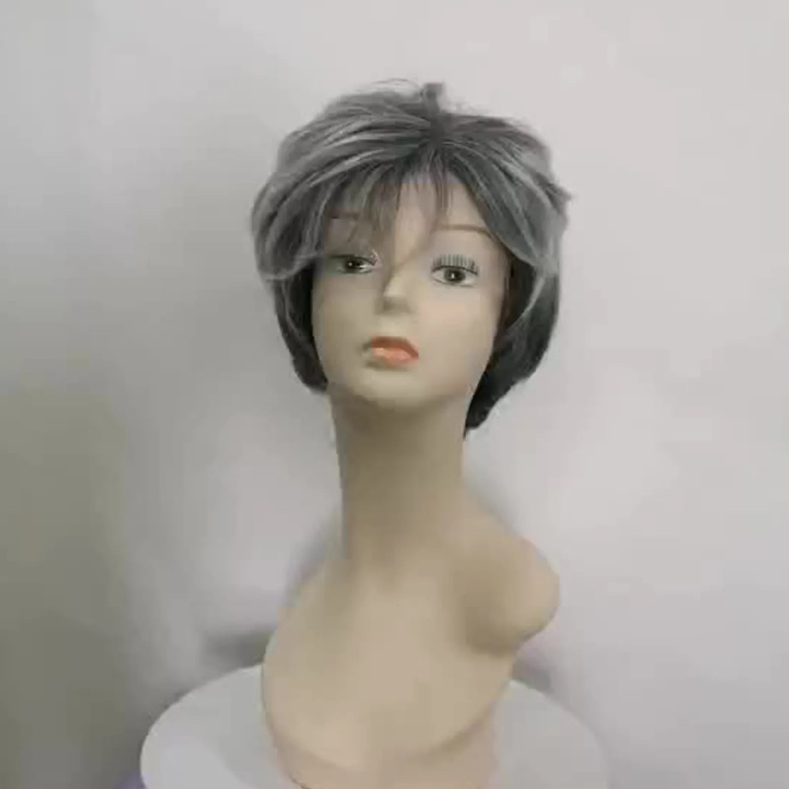 Peluca Pixie con Degradado Plateado