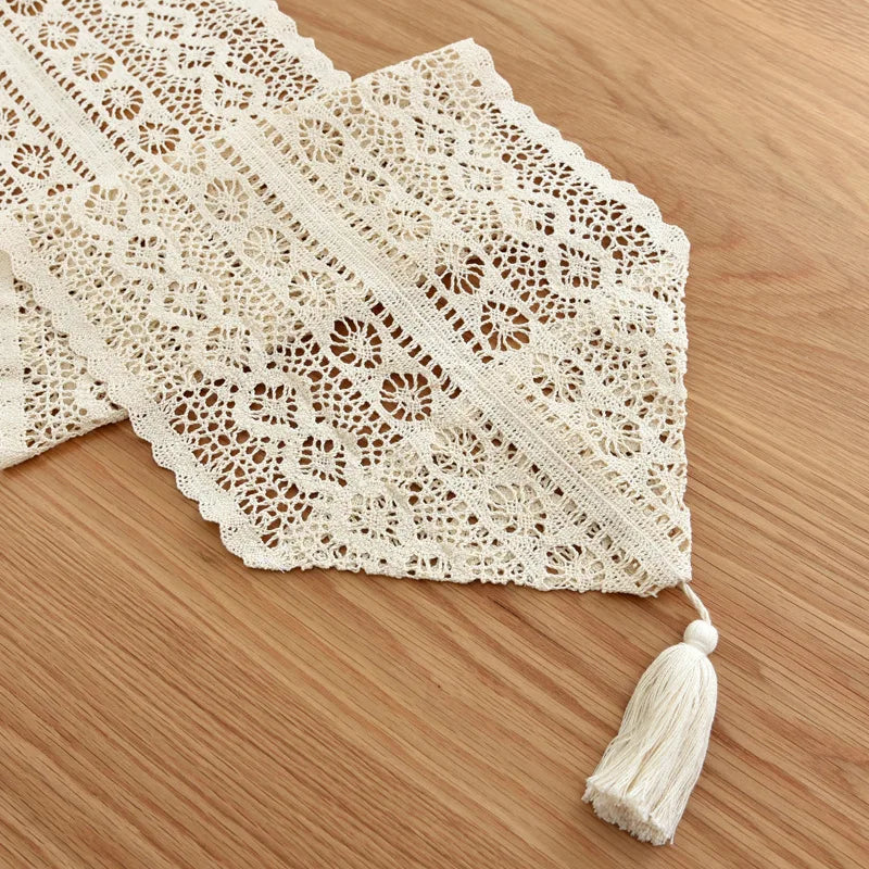 Camino de mesa beige, navideño, de encaje de ganchillo, tela de mezcla de algodón con borlas para la decoración de la mesa de centro y bodas.