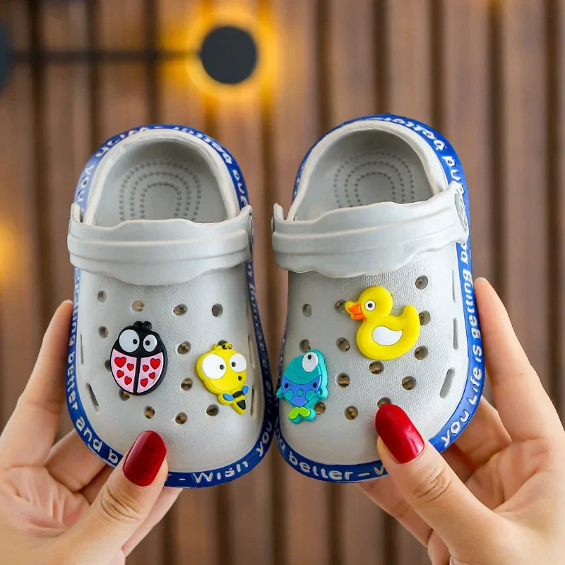 Zapatillas de jardín de verano para niños y niñas, sandalias de playa, ligeras, transpirables, bonitos dibujos animados, pantuflas para bebé