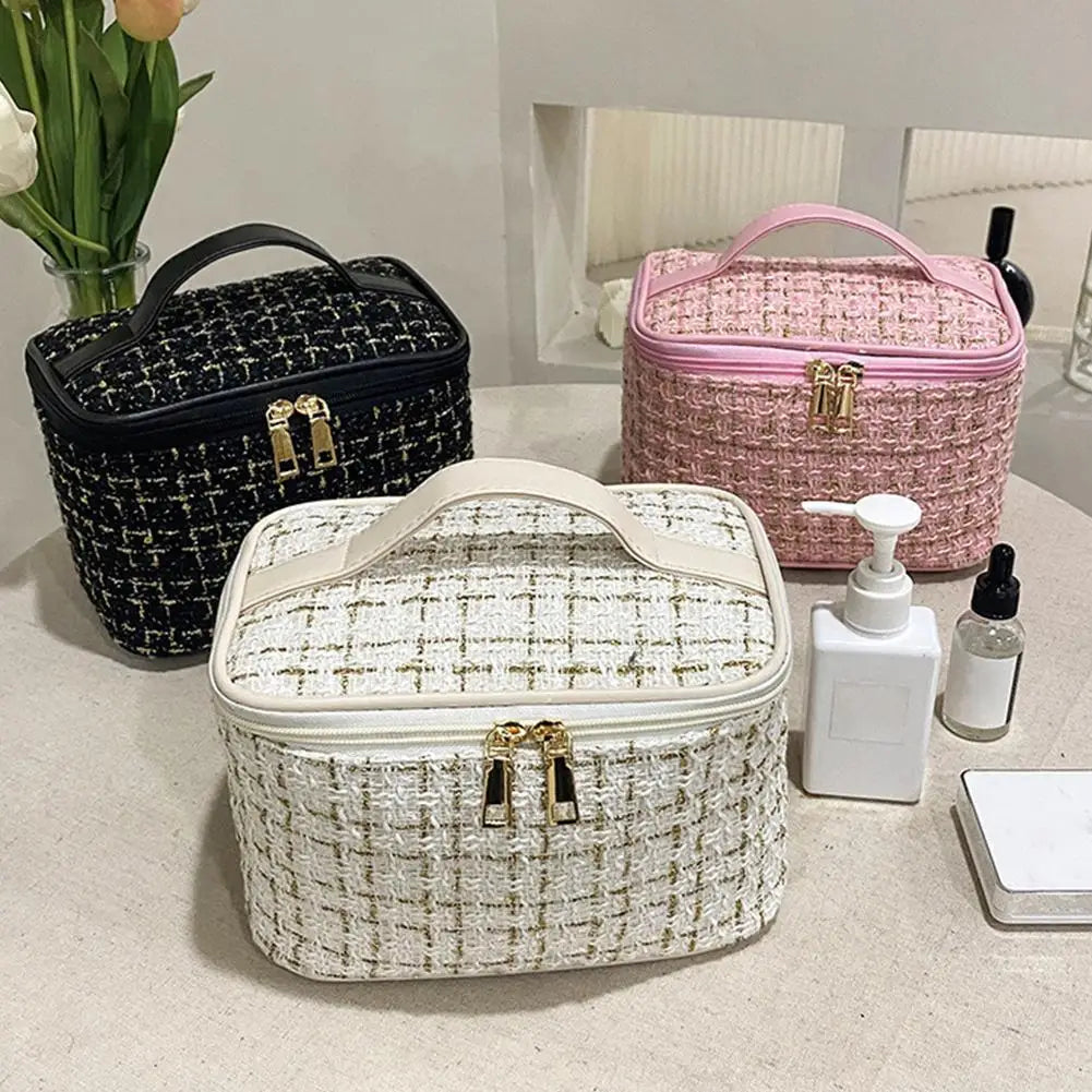 Fashion Makeup Bag Large Capacity Plaid Style Handheld Makeup Storage Bag Portable Women Household Travel Cosmetic Bag