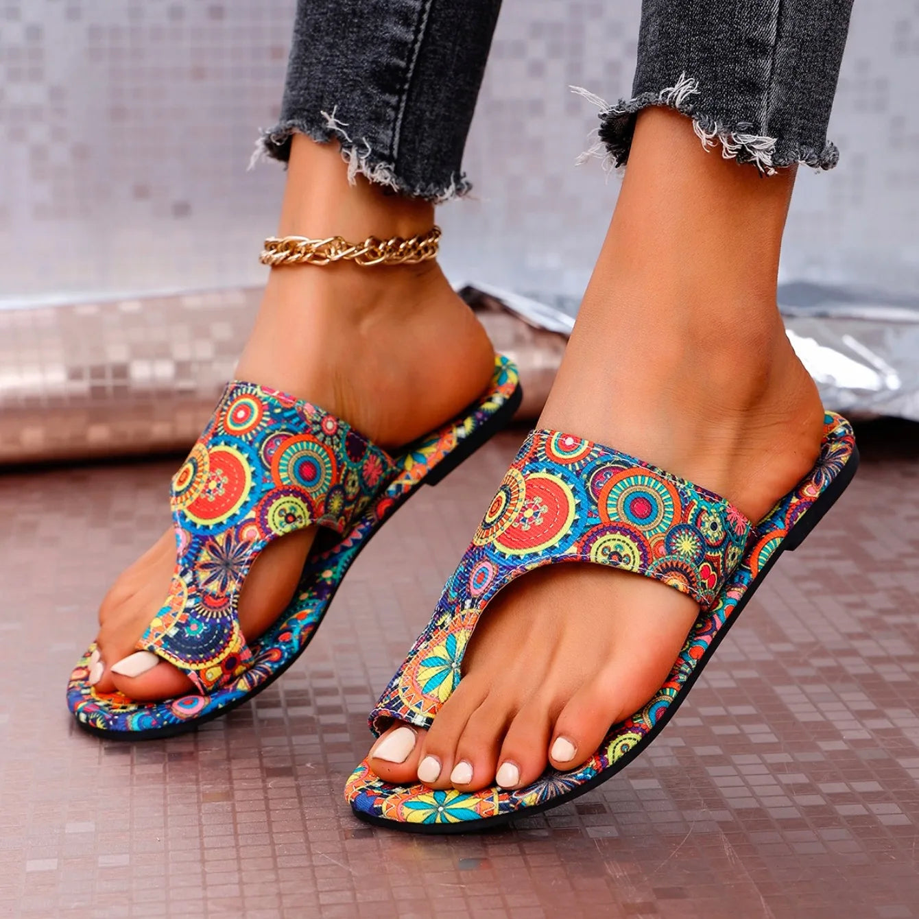 Pantuflas de mujer a la moda, antideslizantes para mujer, sandalias de verano cómodas de punta abierta, chanclas de playa ligeras de talla grande para mujer