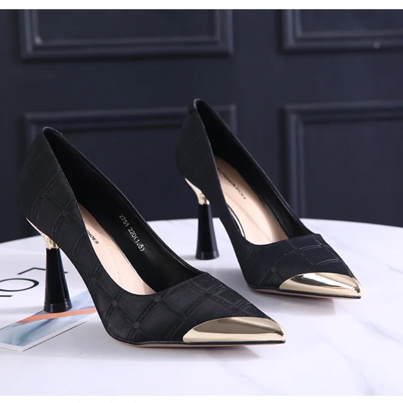 Tacones Finos Puntiagudos de Metal para Mujer Zapatos de Tacón Clásicos Negros para Mujer Zapatos Elegantes de Noche para Fiesta