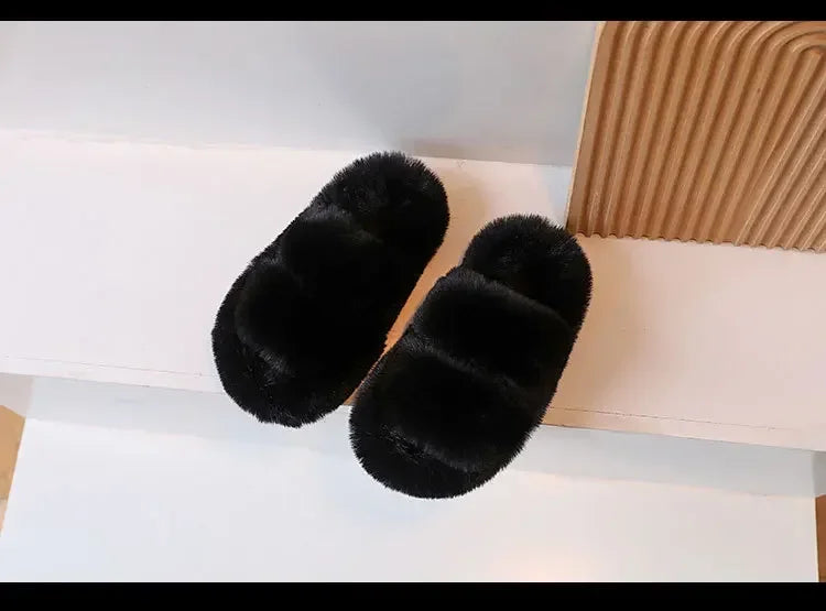 Zapatos cálidos para niños, color liso, versátiles, pantuflas de invierno con pelo para niños y niñas, nuevos zapatos de interior para niños 2025, a la moda, antideslizantes, elegantes.