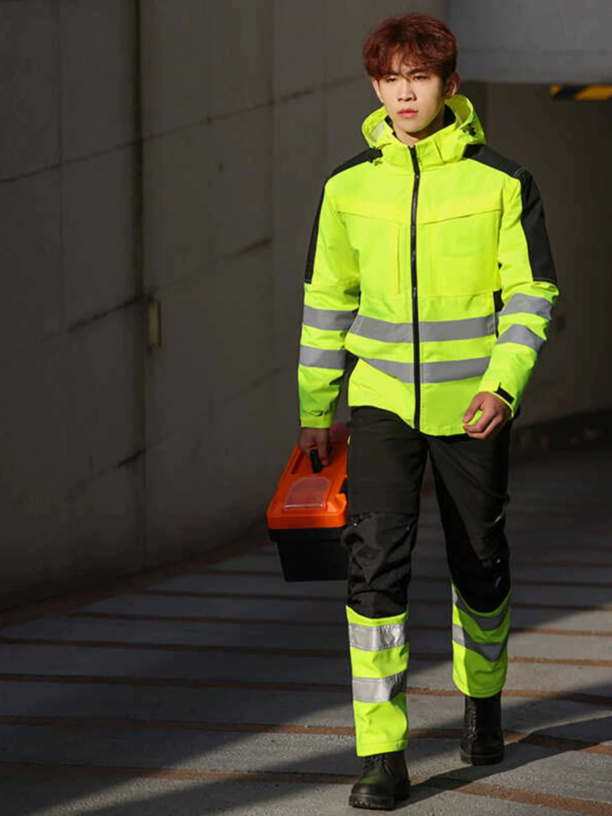Trajes de trabajo de alta visibilidad amarillos para el invierno, conjunto de chaqueta impermeable de alta visibilidad 3 en 1 con forro y pantalones de trabajo para hombre