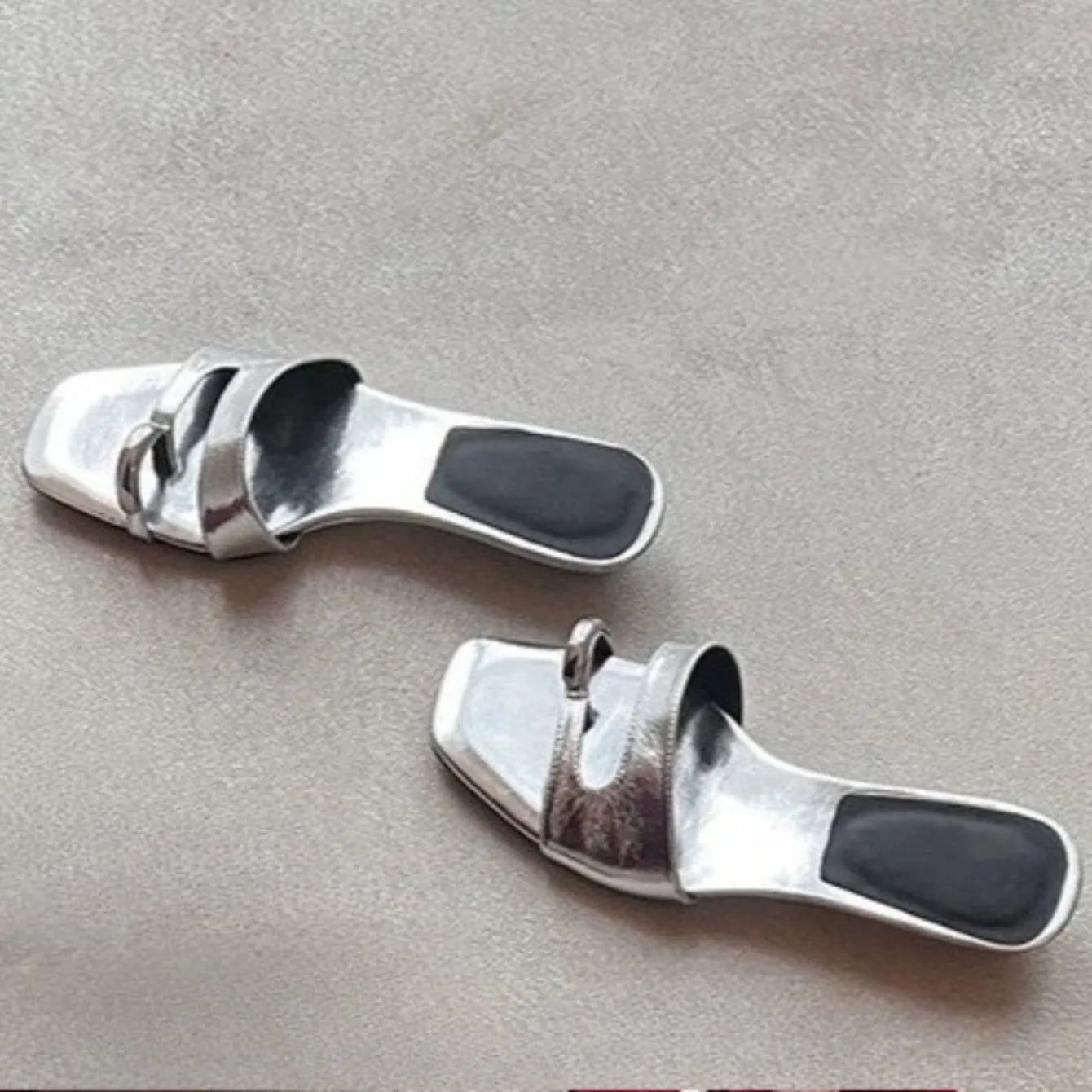 Pantuflas de mujer casuales antideslizantes de diseño, sandalias cómodas para exteriores, zapatos planos elegantes, nuevas chanclas de verano para mujer