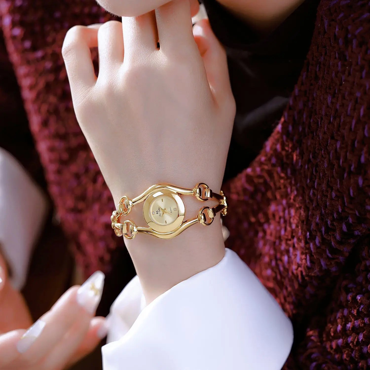 Relojes de lujo de moda para mujer Nuevos relojes de pulsera vintage dorados de lujo para mujer Reloj de cuarzo de vestir para mujer Relogio Feminino