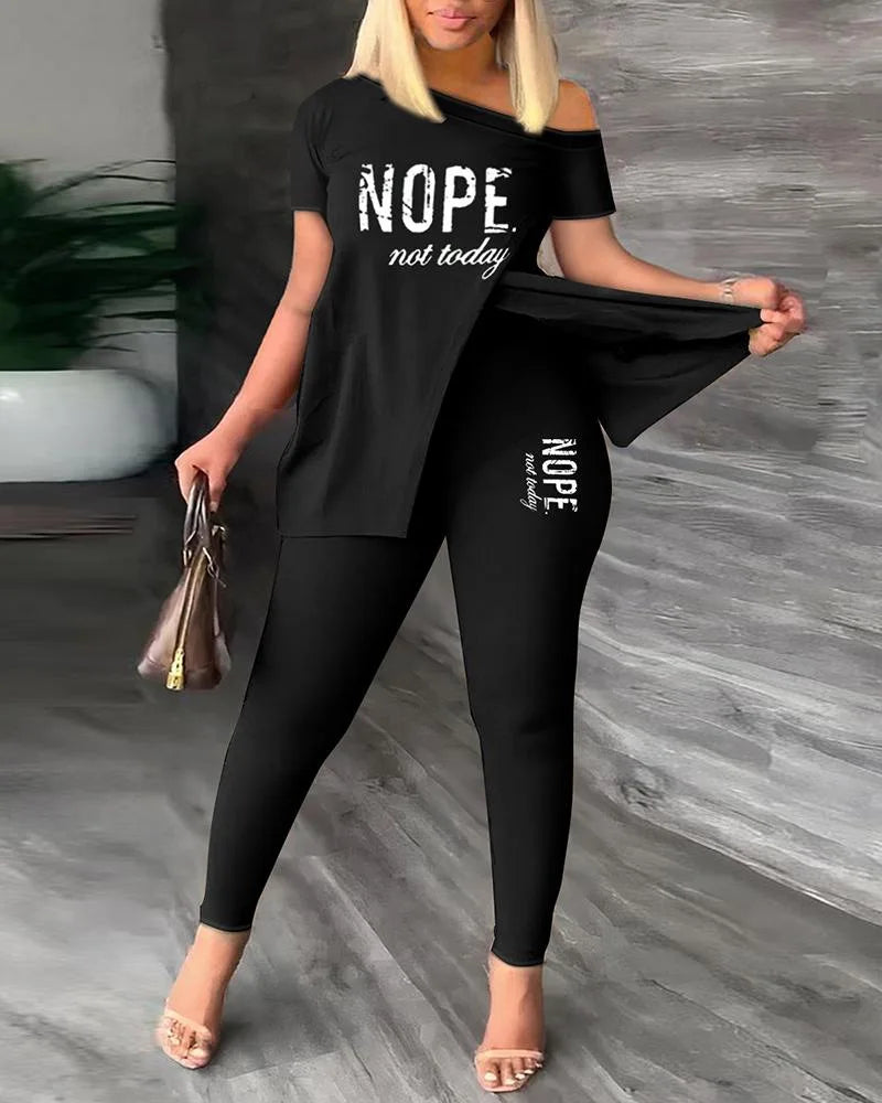 Conjuntos de dos piezas elegantes para mujer, nueva moda, estampado, top de manga con volantes, conjunto de pantalones de color sólido con cinturón, blusas, ropa femenina