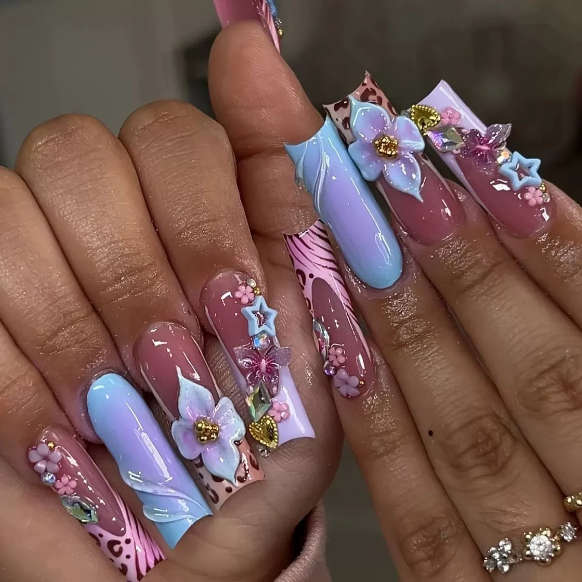 24 Uñas postizas largas a presión, de cobertura completa, con diseño de mariposa francesa, forma de ataúd, purpurina, pequeños diamantes, manicura portátil, puntas de uñas artificiales