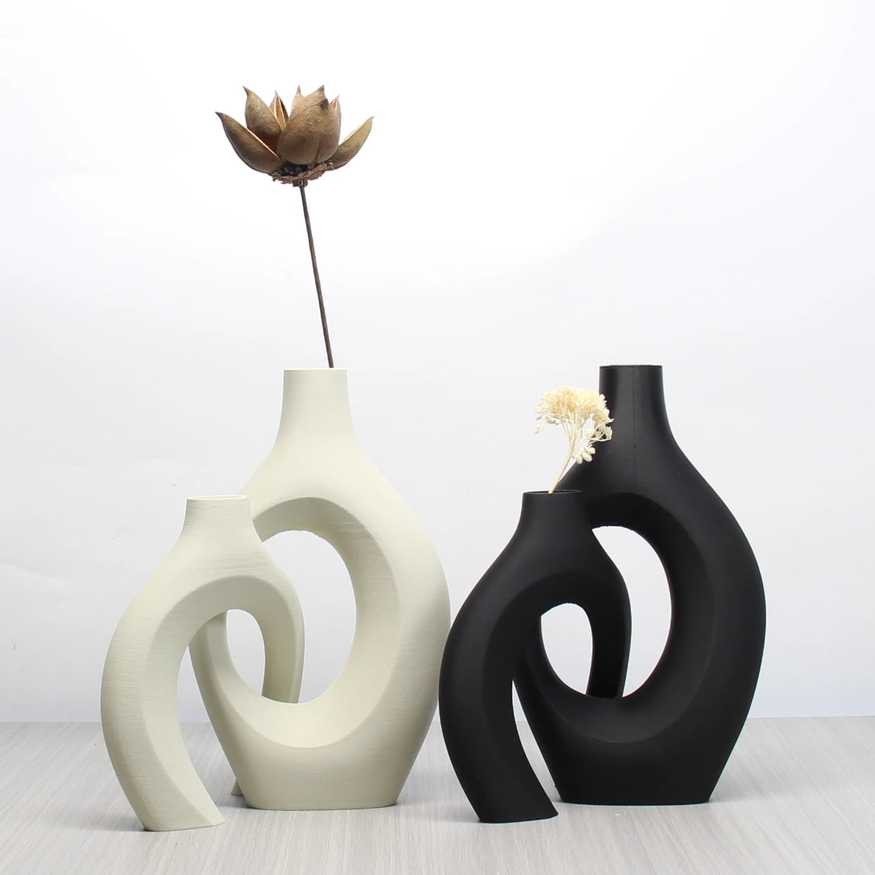 Un ensemble de vases d'art de style bohème, vases de décoration pour la maison, choix parfait pour la décoration de la maison et du bureau, adapté aux meubles de salon, de chambre et de centre de mariage