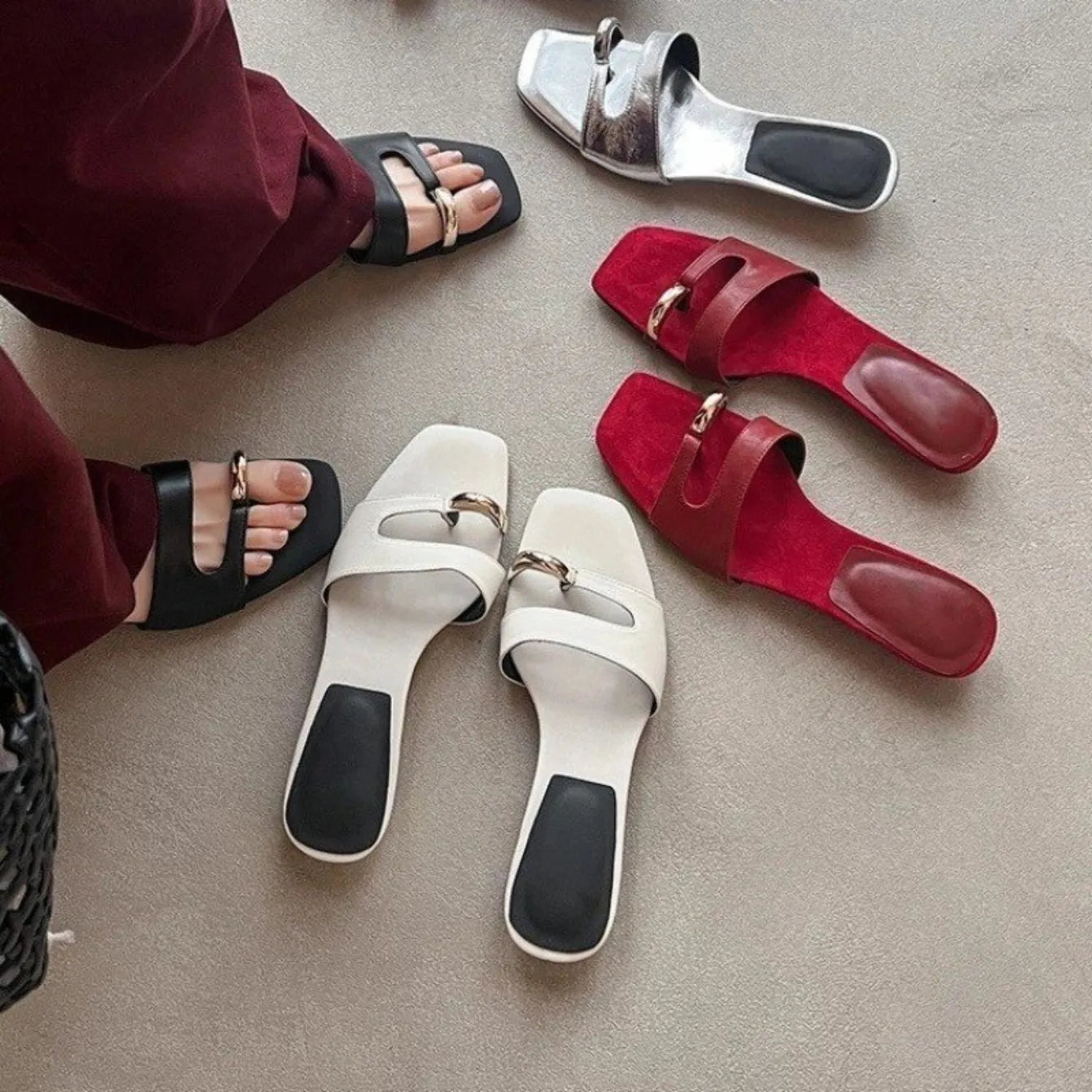 Pantuflas de mujer casuales antideslizantes de diseño, sandalias cómodas para exteriores, zapatos planos elegantes, nuevas chanclas de verano para mujer