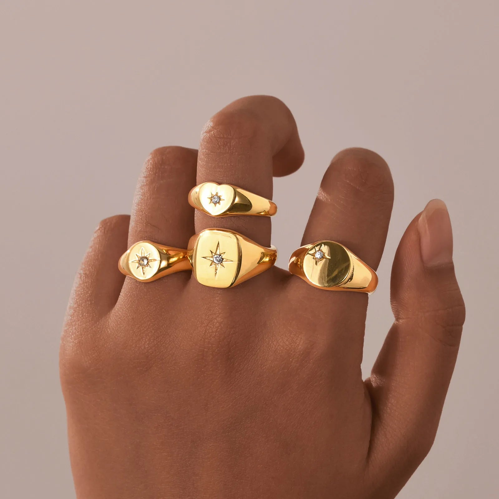 Anillo Meñique con Sello Sol de Acero Inoxidable, Anillo con Incrustaciones de Zirconia Cúbica Chapado en Oro, Joyería de Moda que No se Deslustra
