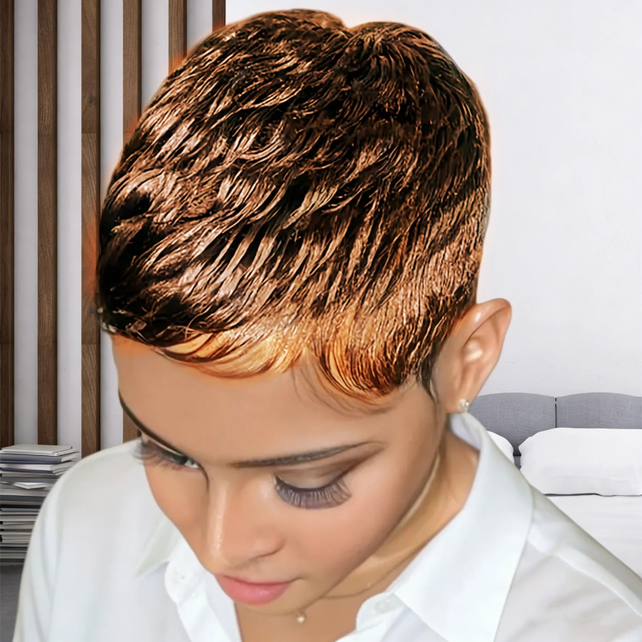 Perruque Coupe Pixie pour Femmes Cheveux Humains Brésiliens Remy Courts Ondulés Style avec Couleur 99j Entièrement Faite à la Machine