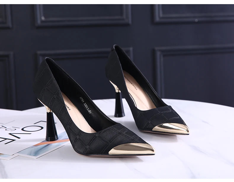 Tacones Finos Puntiagudos de Metal para Mujer Zapatos de Tacón Clásicos Negros para Mujer Zapatos Elegantes de Noche para Fiesta